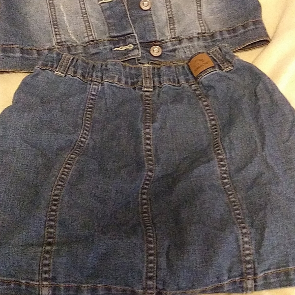 Suit - Picture 3 of 3